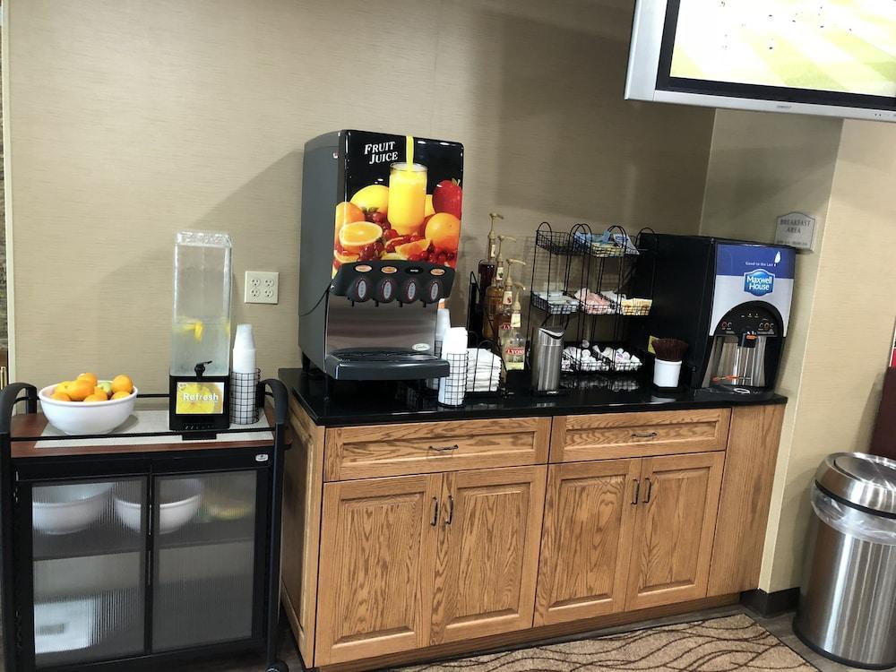 Comfort Inn Guilford Near I-95 Екстер'єр фото