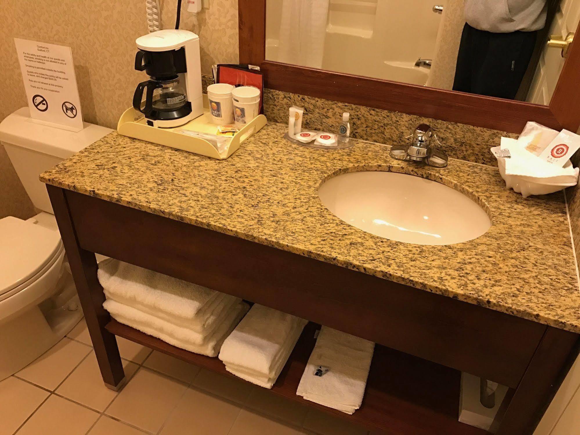 Comfort Inn Guilford Near I-95 Екстер'єр фото